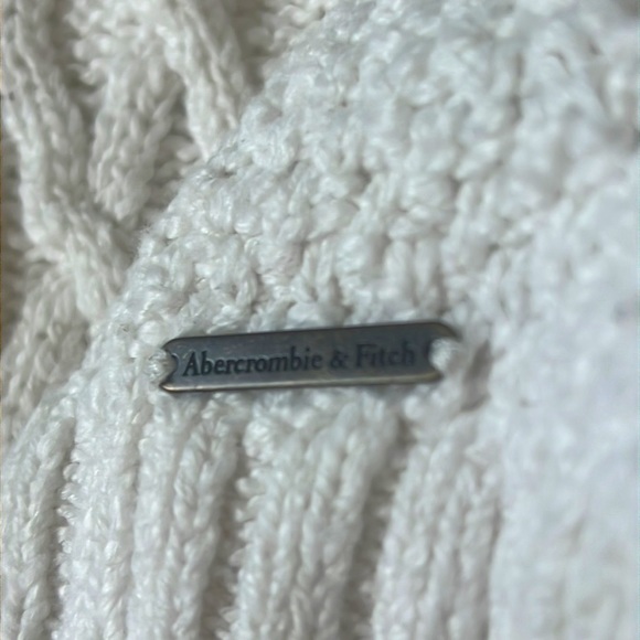 Abercrombie & Finch White Knitted Sweater - Picture 2 of 4